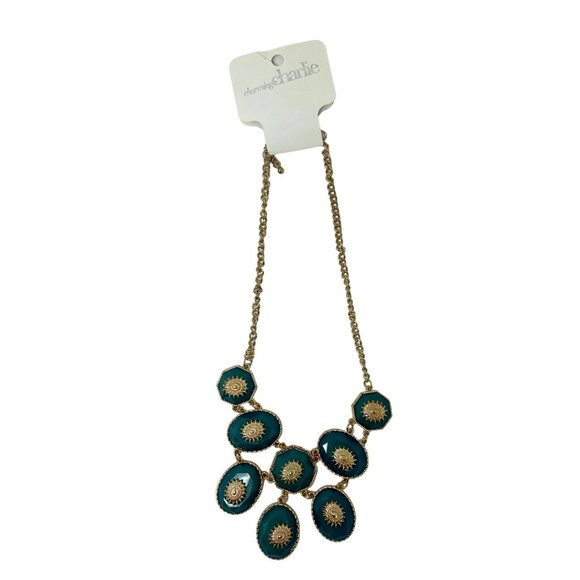 Vintage Charming Charlie Faux Jade Acrylic Stones & Gold Tone Chain - Picture 6 of 7